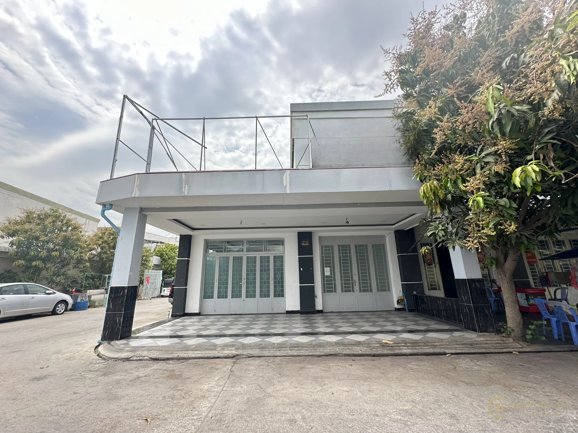 Completed corner house at Borey New World Chhouk Va II, Phnom Penh