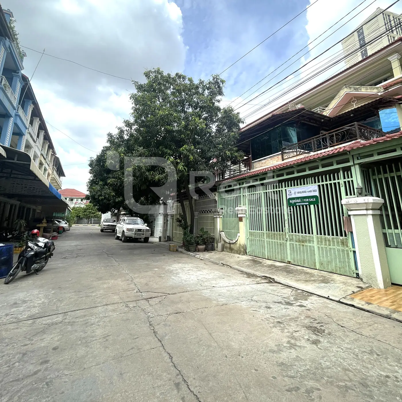 Borey Peng Huoth Chamkardong housing community on Chamkar Dong Road in Phnom Penh — 3