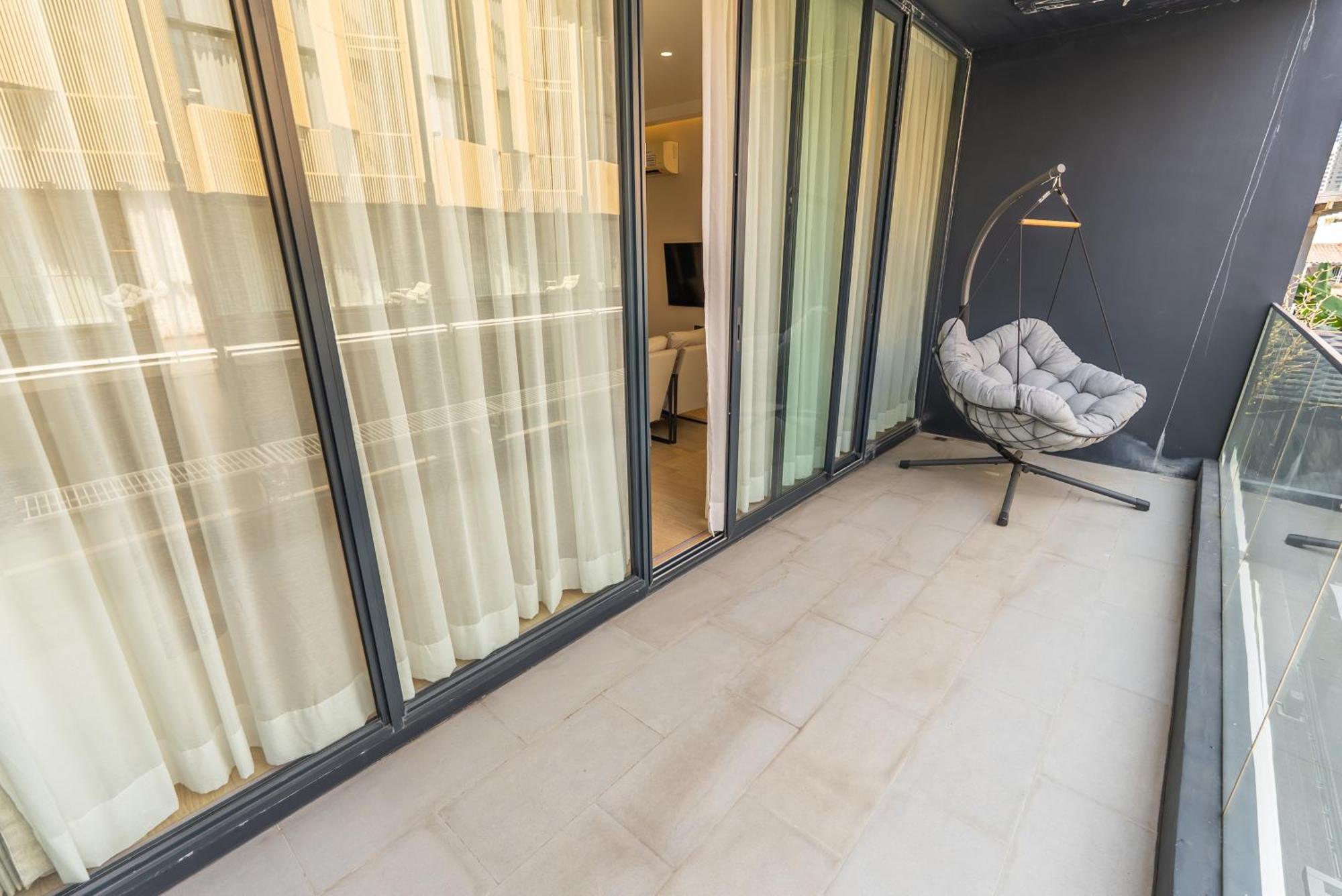 Приватная терраса в CHEWA HEART SUKHUMVIT 36