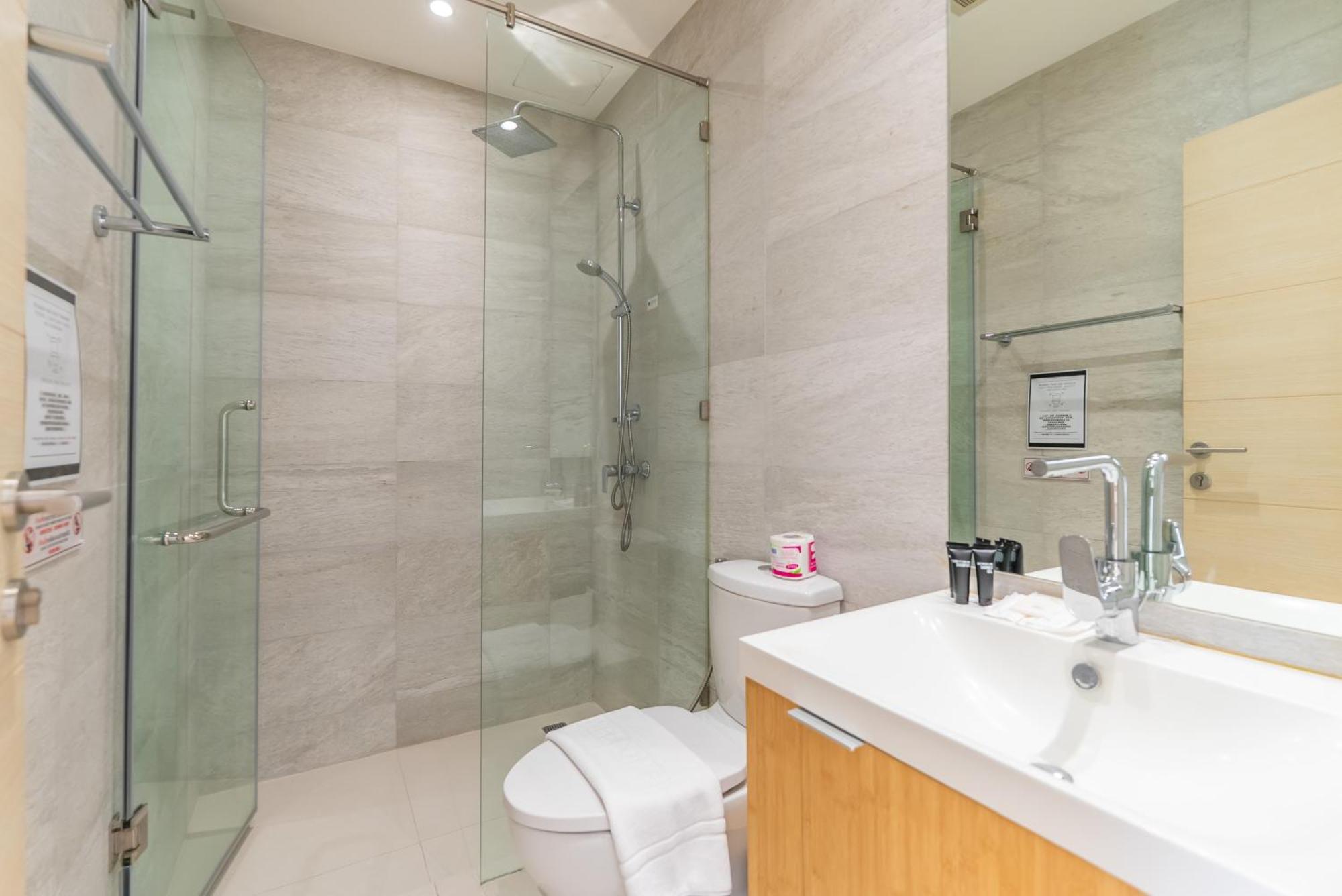 Ванная комната в CHEWA HEART SUKHUMVIT 36, Бангкок