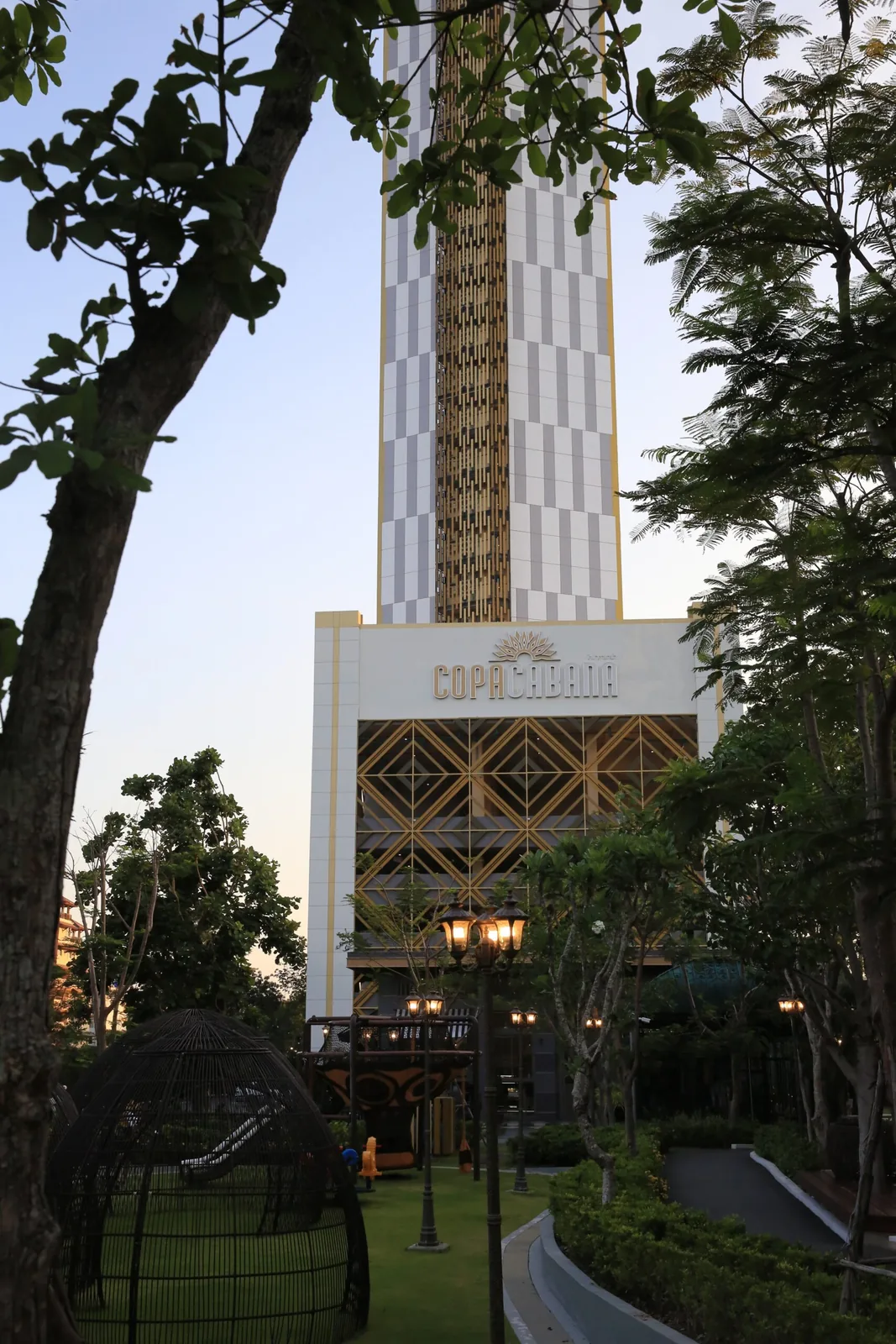 Copacabana Beach Jomtien — 16
