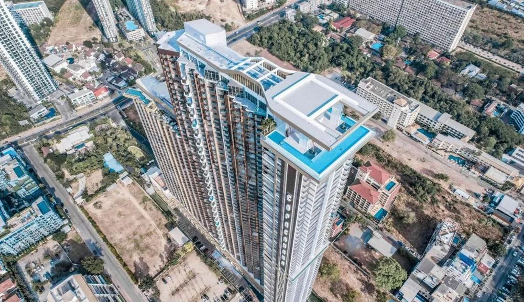 Copacabana Beach Jomtien — 18
