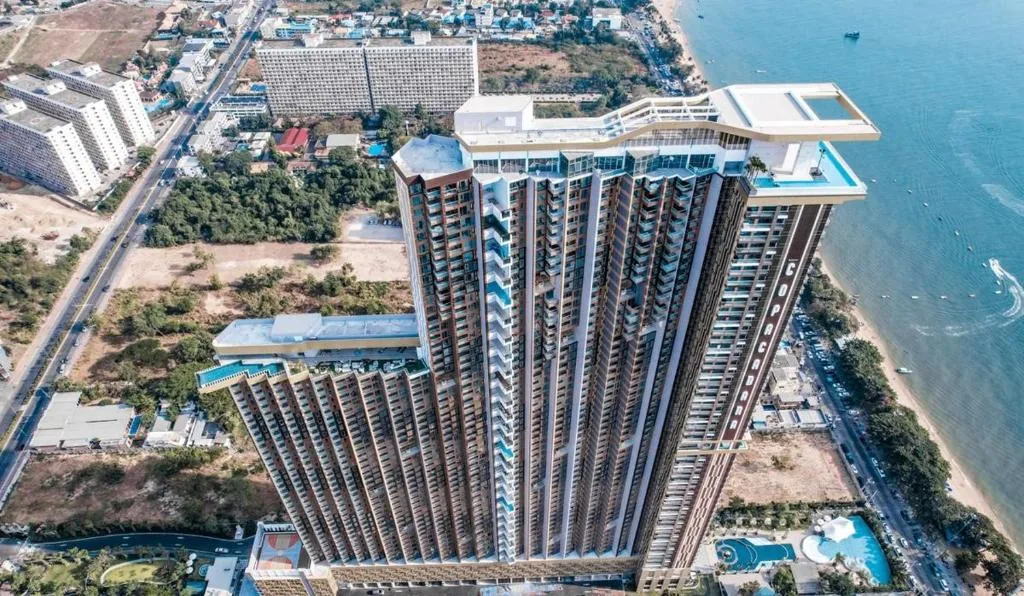 Copacabana Beach Jomtien — 19