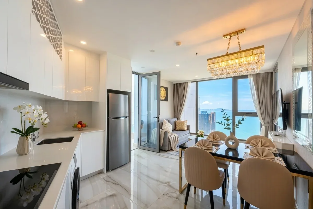 Copacabana Beach Jomtien — 37
