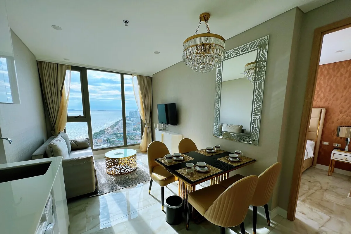Copacabana Beach Jomtien — 38