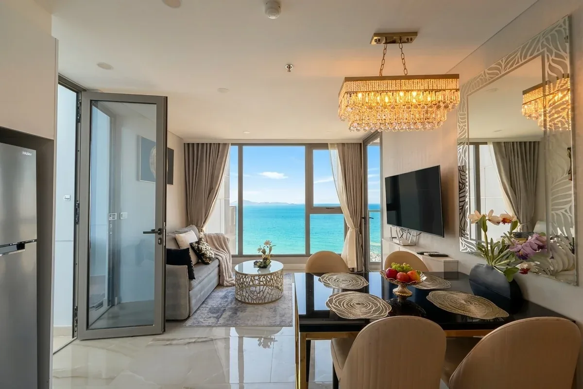 Copacabana Beach Jomtien — 41