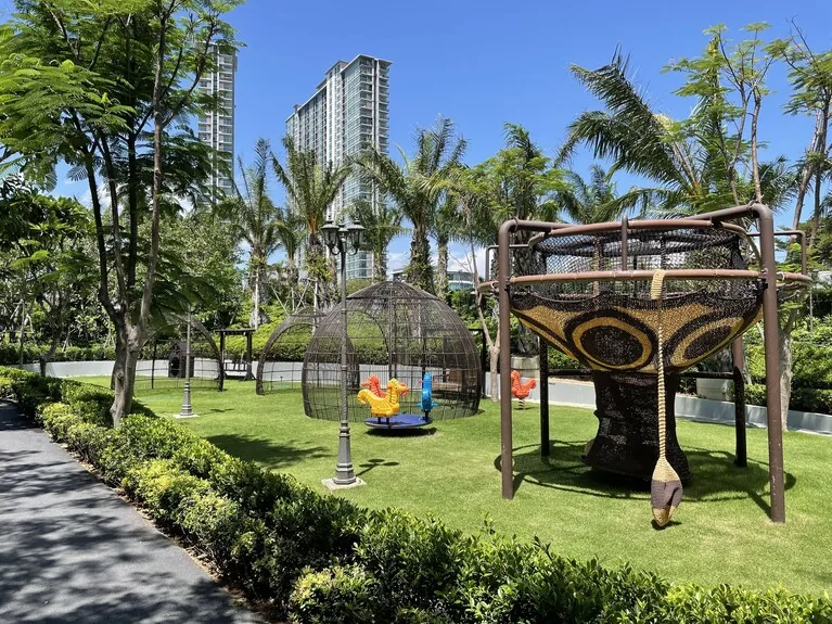 Copacabana Beach Jomtien — 48