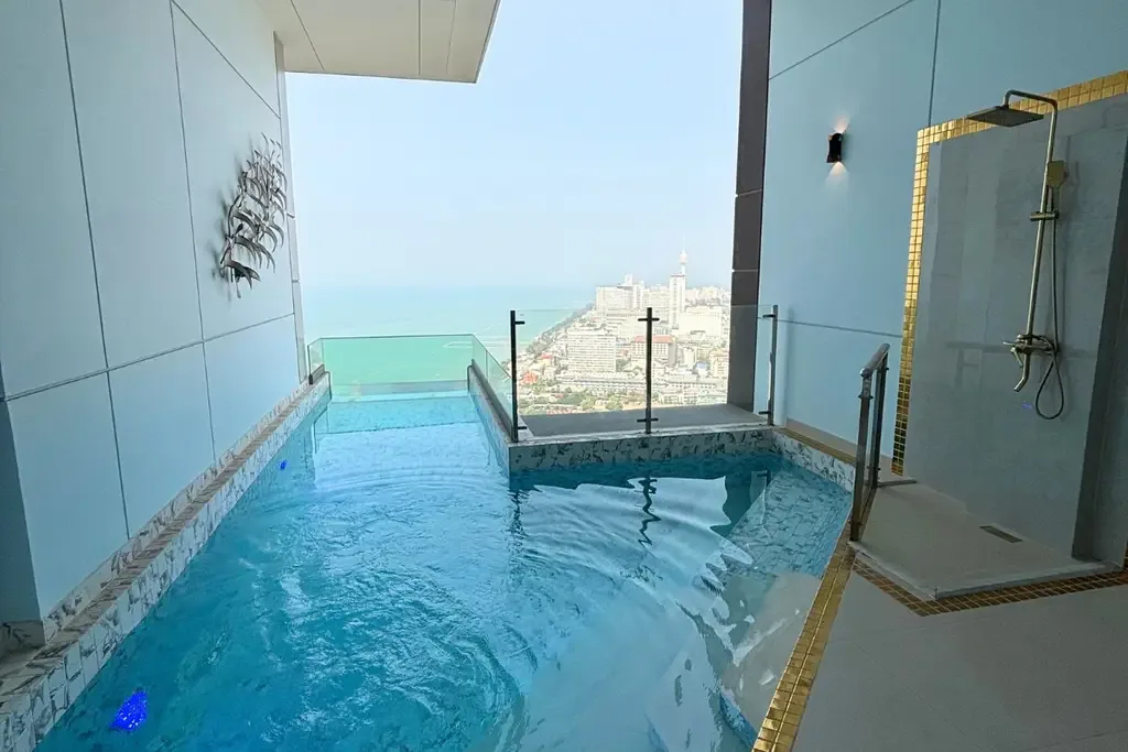 Copacabana Beach Jomtien — 59