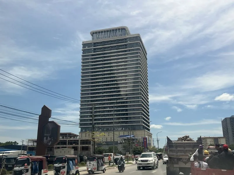 Famous International Apartment: project image — 4