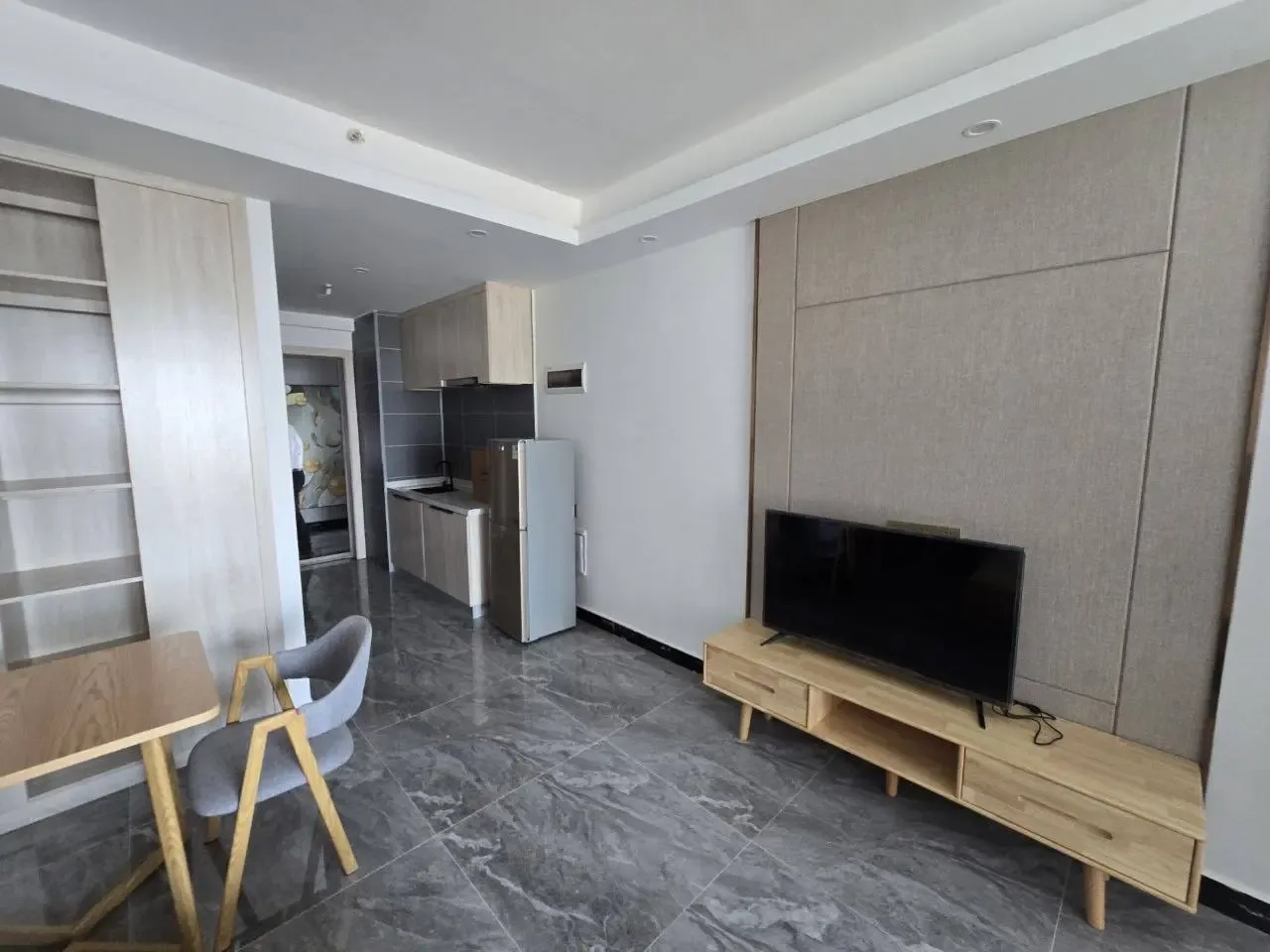 Famous International Apartment: project image — 5