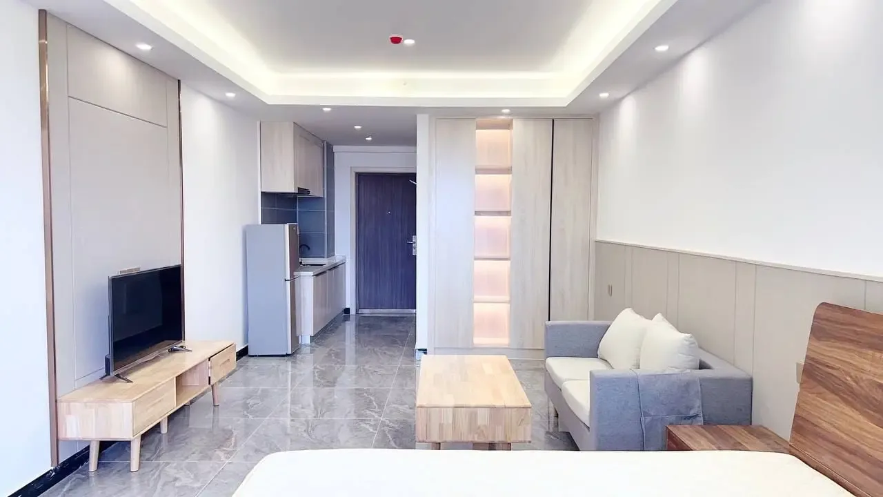 Famous International Apartment: project image — 6