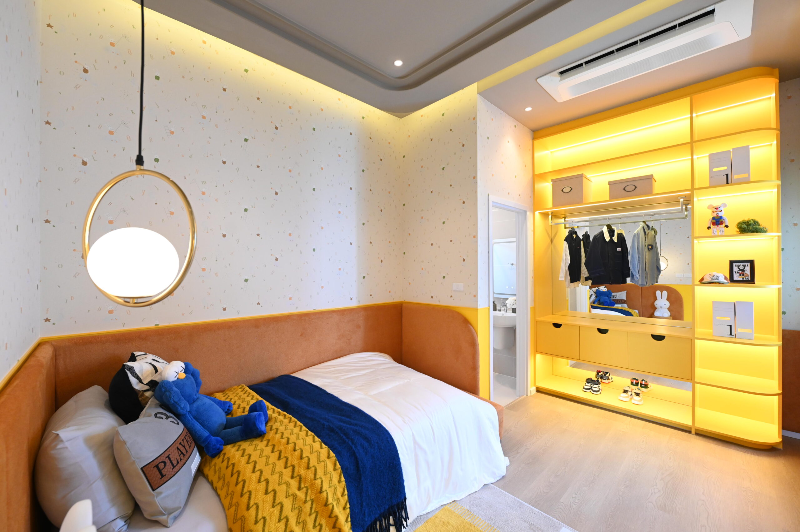 Goldina Sathorn — 7
