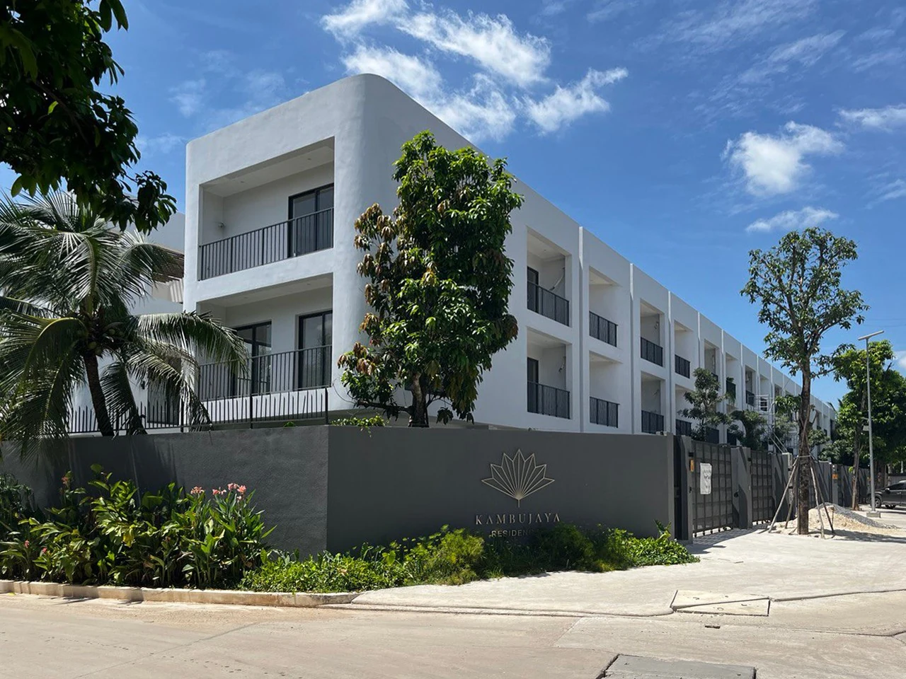 Kambujaya Residences, a low-rise linkhouse community in Veal Sbov, Chbar Ampov, Phnom Penh