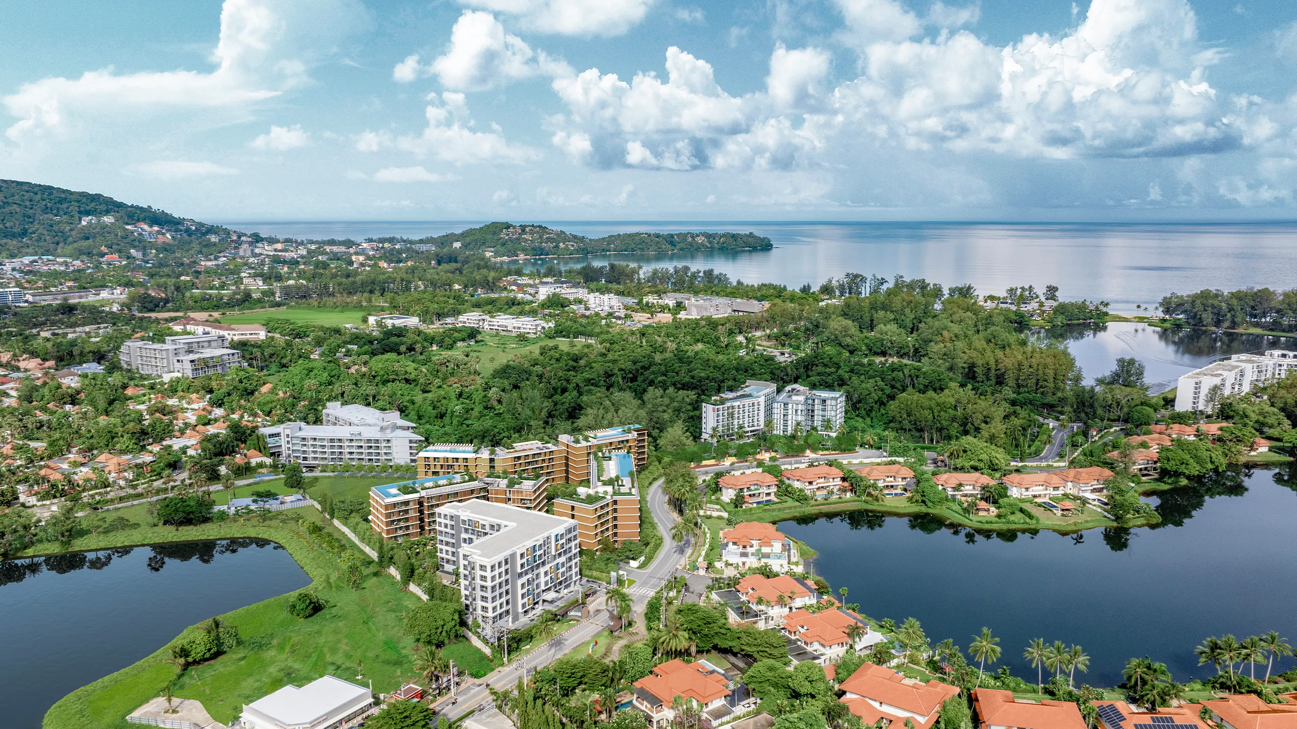 Вид с территории Laguna Lake Residences Aster