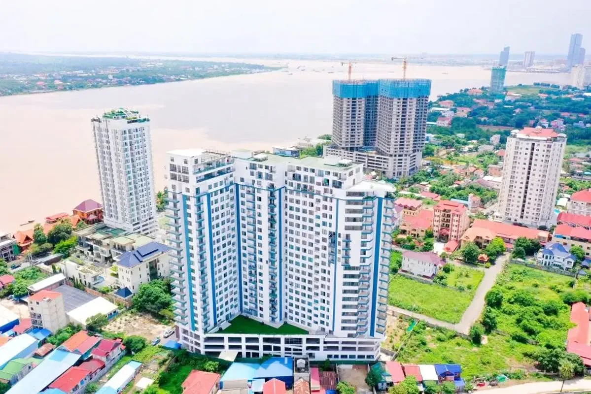 Completed Mekong View Tower 6 by the river in Chroy Changvar, Phnom Penh