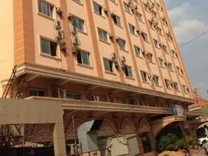 MH Apartment / M H Hotel, Toul Kork, Phnom Penh
