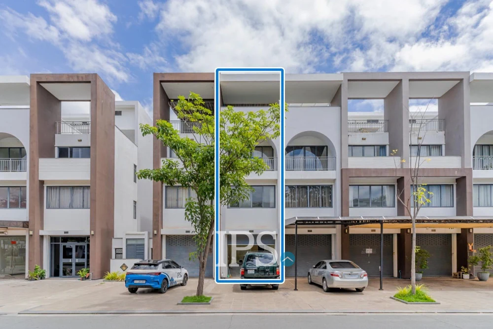 Completed Phnom Penh Park shophouses in Preaek Lieb, Phnom Penh