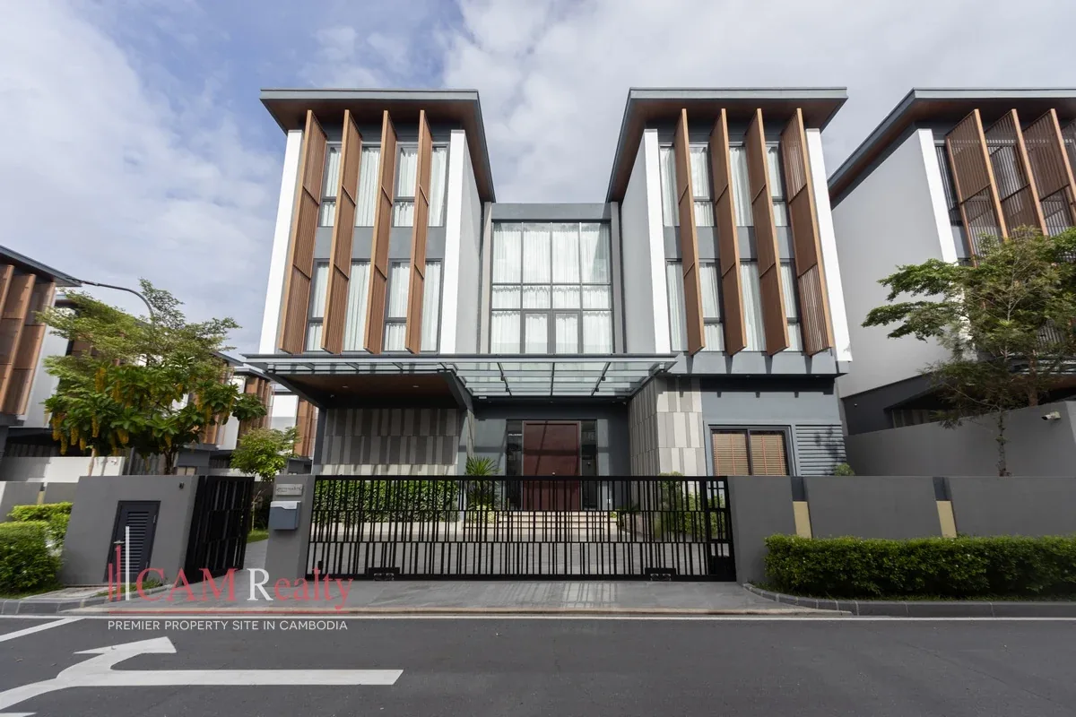 Completed Siha Residence villa on Hun Sen Boulevard, Phnom Penh